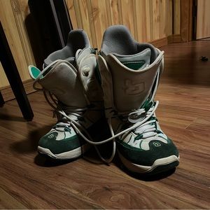 Burton women’s snowboard boots size 7.5